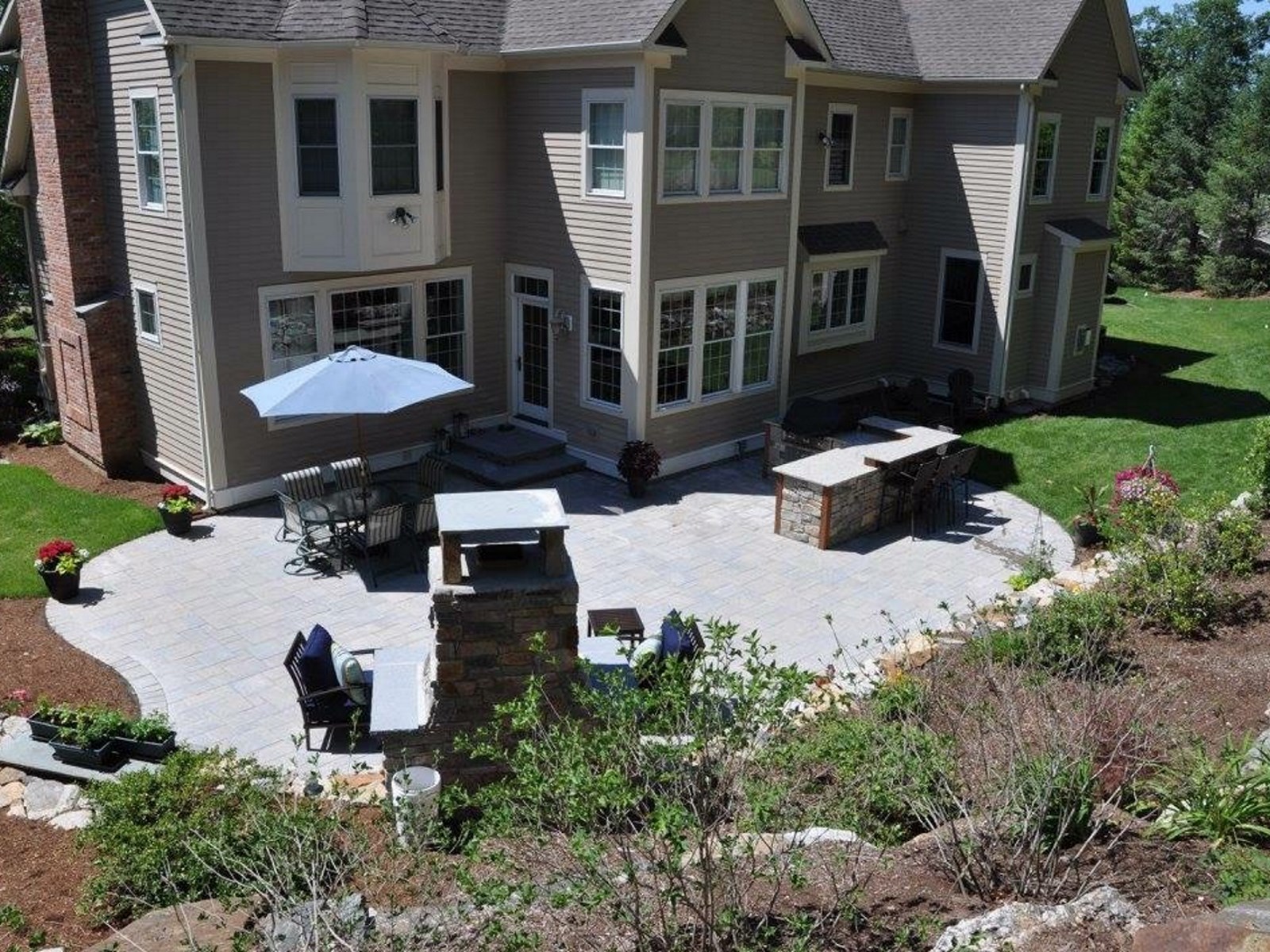 Landscape Designers Simsbury, CT Mulch & Topsoil Simsbury